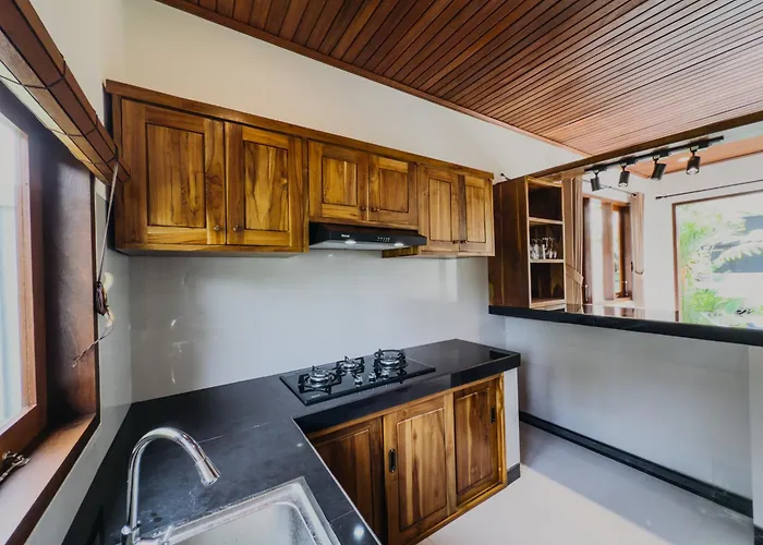 Arkha Guest house *